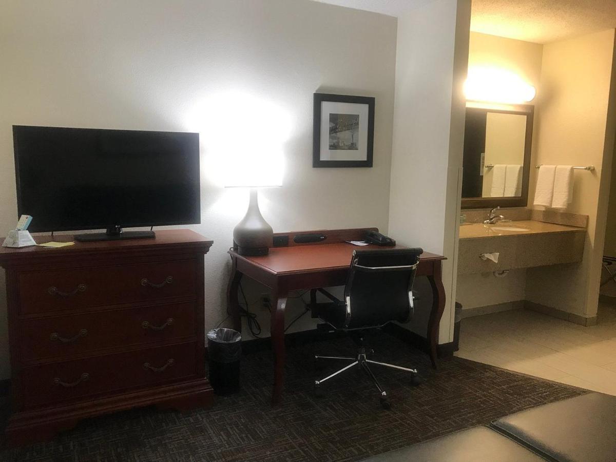 Regency Inn And Suites O'Fallon Bagian luar foto